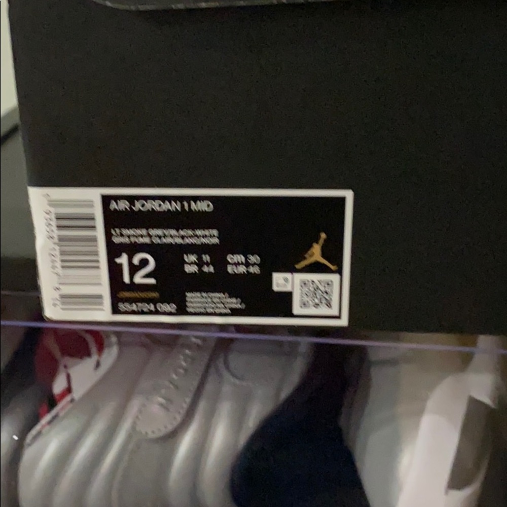 Jordan 1 mid